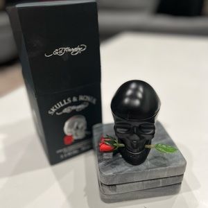 Ed Hardy: Skulls and Roses